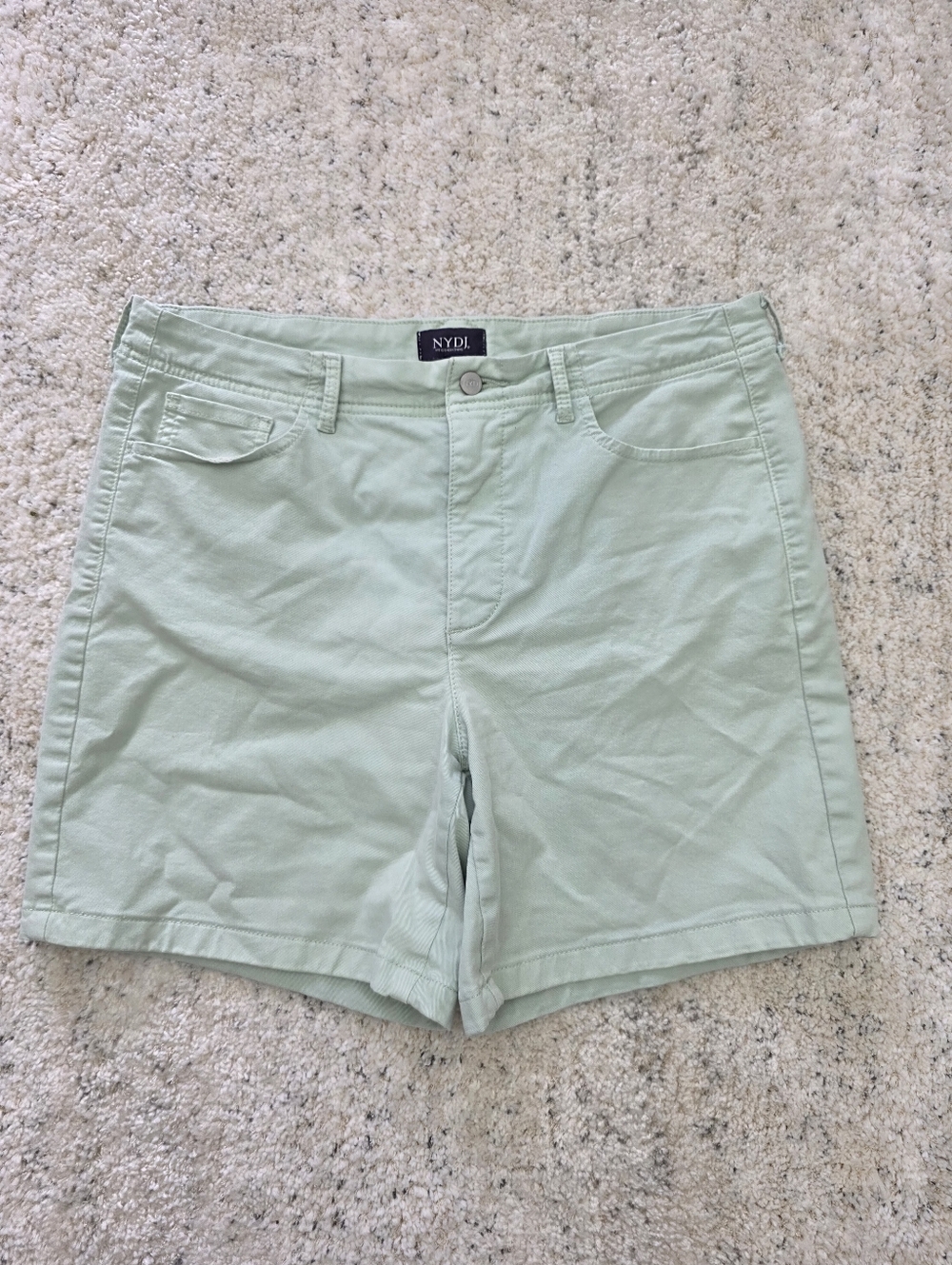 NYDJ Not Your daughter's Jeans Light Mint Green Flat Front Shorts Size 8